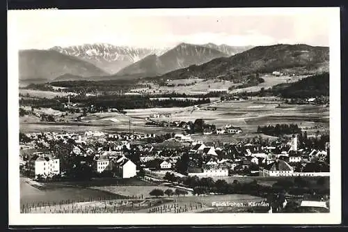 AK Feldkirchen /Kärnten, Ortsansicht mit Blick auf die Alpen