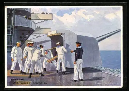 Künstler-AK Matrosen der Kriegsmarine bei einer Übung am 15cm Geschütz, Artilleriedienst