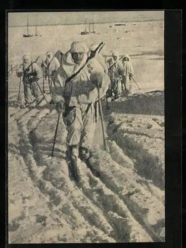 AK Sowjetisch-Finnischer Krieg 1939 /40, russische Soldaten mit Skiern auf dem Vormarsch