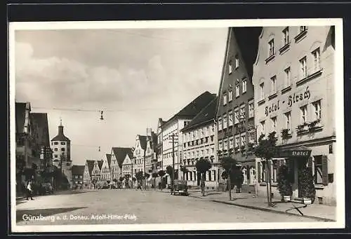 AK Günzburg /Donau, Platz mit Hotel Hirsch