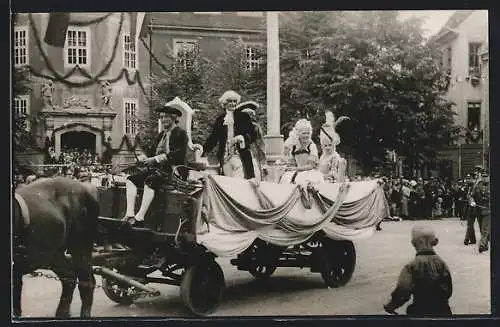 Foto-AK Merseburg, Jahrtausendfeier 1933, Festzug am Marktplatz