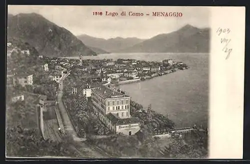 AK Menaggio /Lago di Como, Panorama mit Strassenpartie