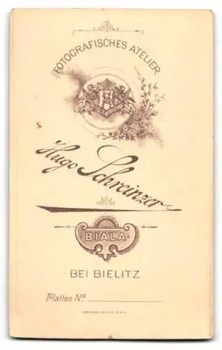 Fotografie Hugo Schreinzer, Biala bei Bielitz, Elegant gekleideter Herr mit Zwicker