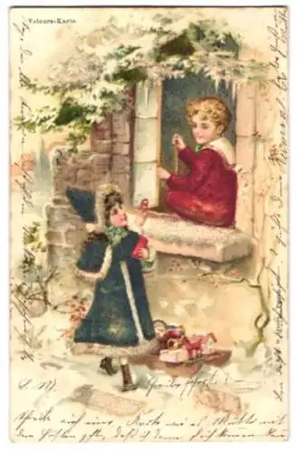 AK Kinder spielen mit ihren Weihnachtsgeschenken, Velours-Karte
