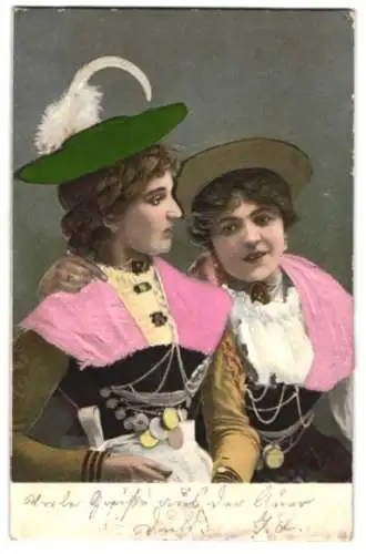 Stoff-Präge-AK Zwei Frauen in Ausgehgarderobe, Schulterpartien und Hüte aus Stoff