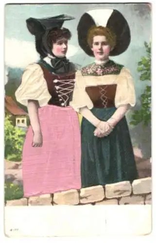 Stoff-Präge-AK Zwei Frauen in Tracht, das Kleid der einen aus Stoff