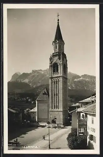 AK Cortina, Die Kirche gegen die Berge