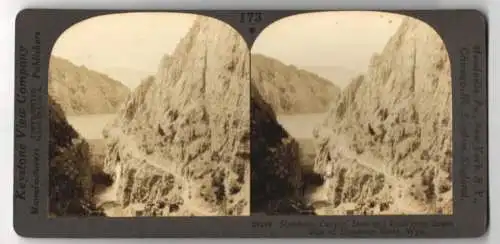 Stereo-Fotografie Keystone View Company, Meadville, Ansicht Shoshone Canyon / Wyoming, Dam & Road
