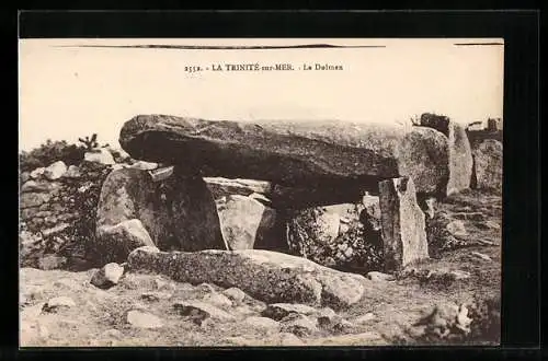 AK La Trinité-sur-Mer, Le Dolmen, Ausgrabung