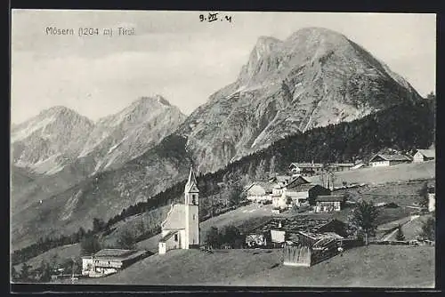 AK Mösern /Tirol, Ortsansicht gegen die Berge