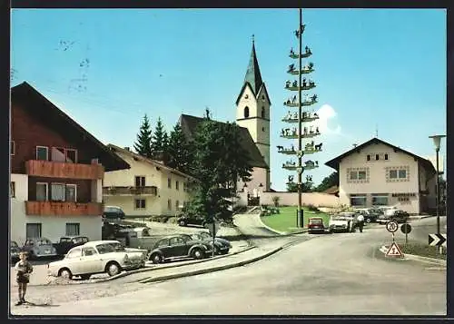 AK Seebruck am Chiemsee, Dorfplatz mit Maibam