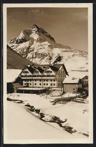 AK Galtür im Paznauntal /Tirol, Post-Gasthof Rössle im Schnee