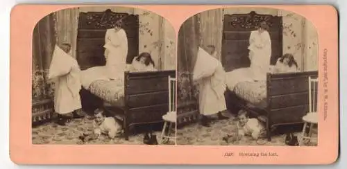 Stereo-Fotografie B. W. Killburn, Littleton, storming the Front, Kinder toben im Schlafzimmer, Kissenschlacht