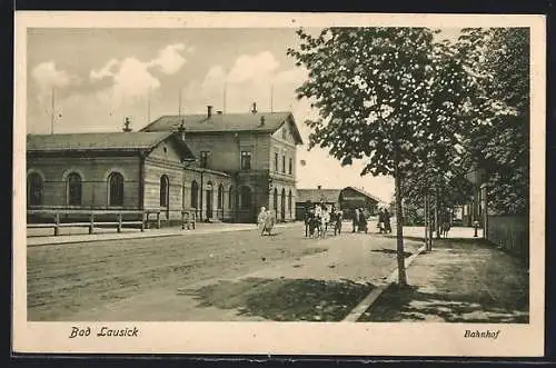 AK Bad Lausick, Bahnhof mit Strassenpartie