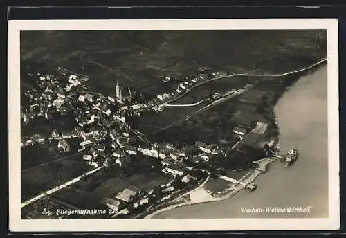 AK Weissenkirchen /Wachau, Gesamtansicht, Fliegeraufnahme