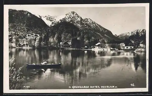 AK Grundlsee, Panorama mit dem Hotel Seeblick, Boot