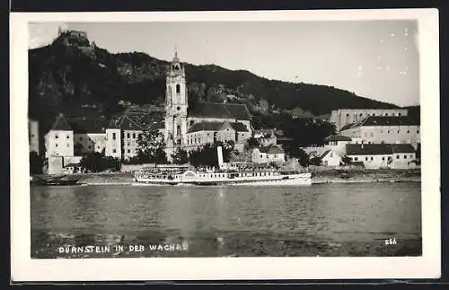 AK Dürnstein i. d. Wachau, Ortspartie mit Kirche, Dampfer an der Anlegestelle