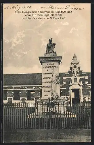 AK Sallaumines, Bergwerksdenkmal vom Grubenunglück 1906, dahinter das deutsche Soldatenkino