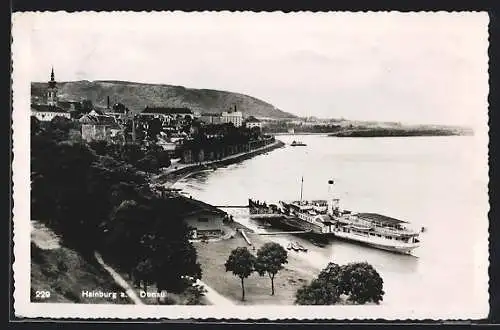 AK Hainburg a. d. Donau, Uferpanorama mit Bootsanleger