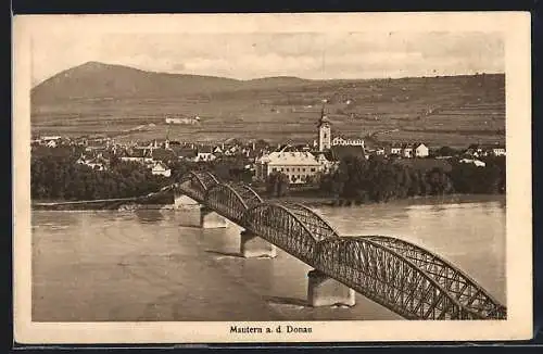 AK Mautern /Donau, Ortspartie mit Kirche