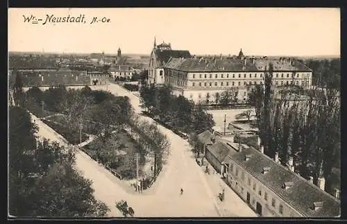 AK Wr. Neustadt in N.-Oe., Platzansicht und Blick über die Stadt