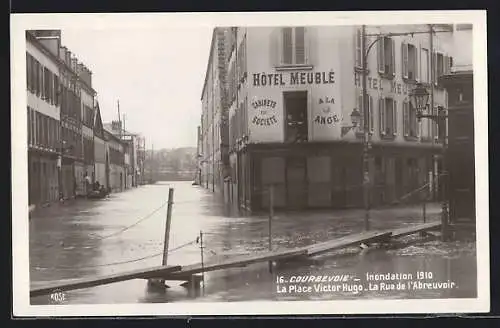 AK Courbevoie, Inondation 1910, La Place Victor Hugo, La Rue de l`Abreuvoir, Hochwasser