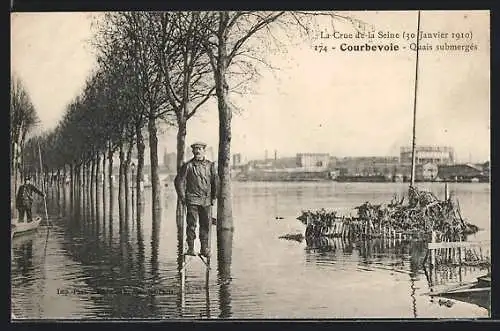 AK Courbevoie, la Crue de la Seine 1910, Quais submergés