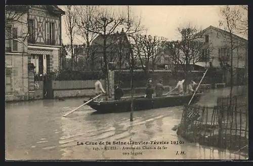 AK Rueil, la Crue de la Seine 1910, Avenue du Chemin de fer vers la gare