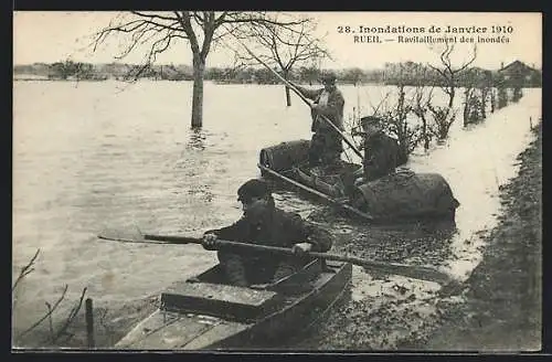 AK Rueil, Inondations 1910, Ravitaillement des inondés