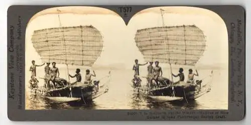 Stereo-Fotografie Keystone View Co., Meadville, Natives of New Guinea in Picturesque Sailing Craft