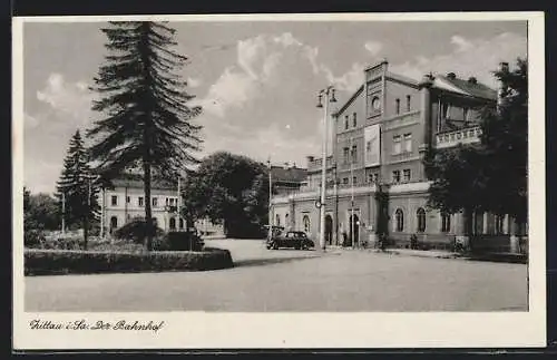 AK Zittau /Sa., Bahnhof mit Vorplatz