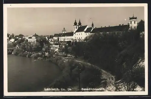 AK Lambach, Ortspartie mit Benediktinerstift