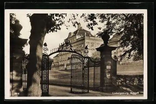 AK Ludwigsburg / Württ., Schloss