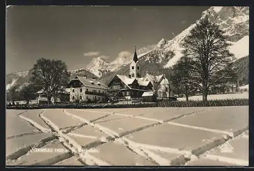 AK Ramsau, Ortsansicht mit Kirche und Dachstein im Winter