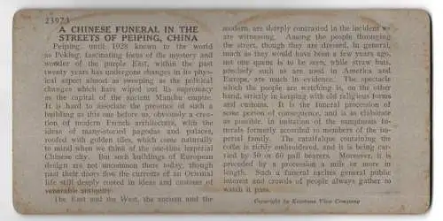 Stereo-Fotografie Keystone View Co., Meadville, Ansicht Peiping, The Pomp and Pageantry of Chinese Funeral, Beerdigung