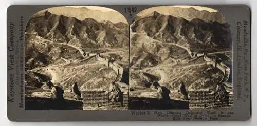 Stereo-Fotografie Keystone View Co., Meadville, Ansicht Nakow Pass, Bau der Chinesischen Mauer am Nakow Pass Rugged Hill