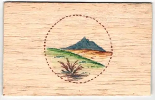 Holz-AK Landschaftsszene mit spitzem Berg im Hintergrund