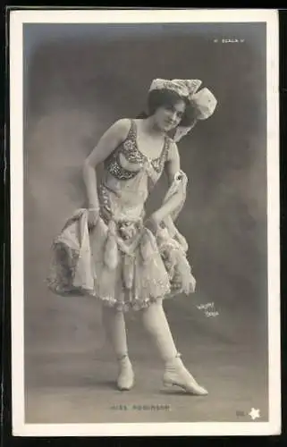 Foto-AK Walery, Paris: Scala, Miss Robinson, Darstellerin im Kostüm mit einem weissen Hut