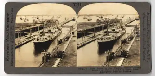 Stereo-Fotografie Keystone View Co., Meadville, Ansicht Gatun, busy Scene on the Panama Canal, Gatun Locks