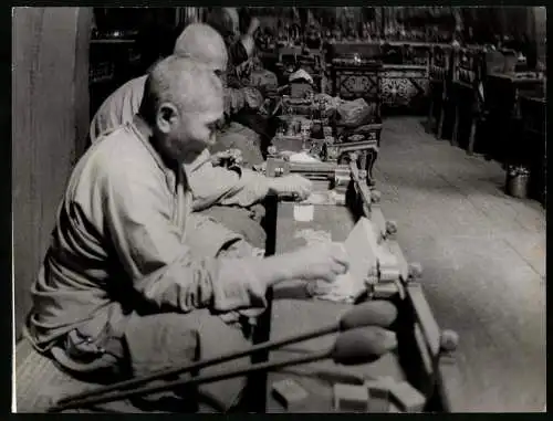 Fotografie Gery H. Wolf, Graz, Lama / Gottesdienst - Gebet von Mönchen in der Mongolei