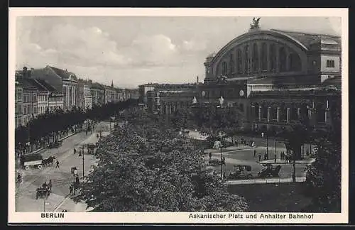 AK Berlin-Kreuzberg, Askanischer Platz mit Anhalter Bahnhof und Passanten