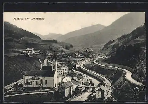 AK Matrei am Brenner, Strassenpartie mit Kirche