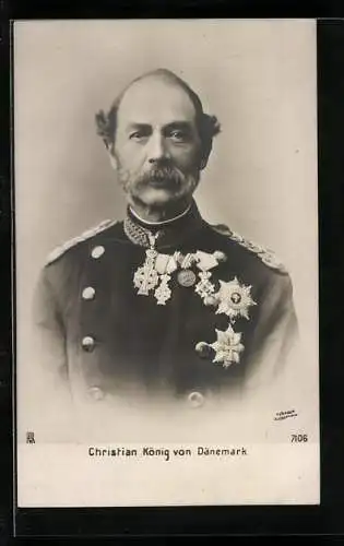 AK Christian, König von Dänemark in Uniform mit Orden