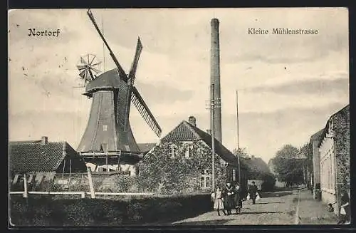 AK Nortorf, Kleine Mühlenstrasse mit Windmühle
