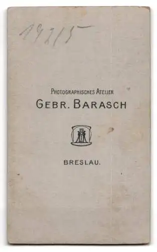 Fotografie Gebr. Barasch, Breslau, Ältere Dame mit zurückgebundenem Haar