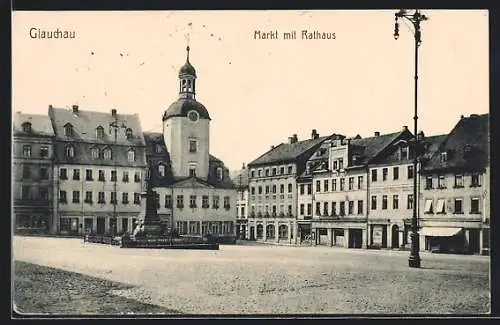 AK Glauchau, Markt mit Rathaus und Denkmal