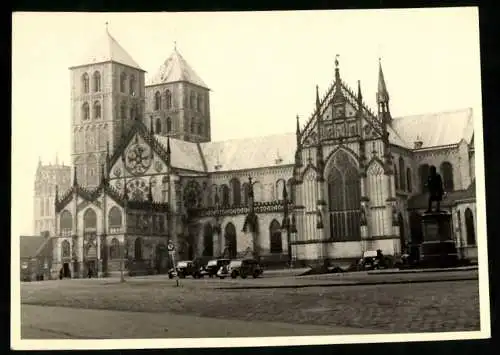 Fotografie unbekannter Fotograf, Ansicht Münster i. W., Kathedrale mit Vorplatz und Denkmal
