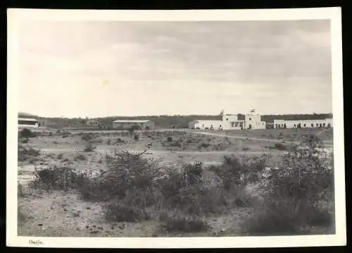 Fotografie unbekannter Fotograf, Ansicht Outjo - Deutsch-Südwestafrika / Namibia, Fort der Schutztruppe mit Reichsfahne