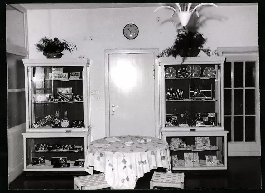 24 Fotografien unbekannter Fotograf, Ansicht Kilchberg, Musterschau, Messestand Schokoladenfabrik Lindt & Sprüngli AG 16