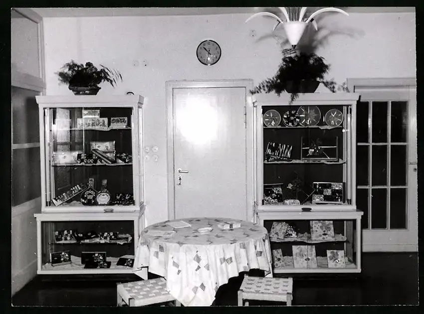 24 Fotografien unbekannter Fotograf, Ansicht Kilchberg, Musterschau, Messestand Schokoladenfabrik Lindt & Sprüngli AG 18